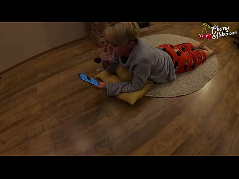 ❤️ Gekke blonde sûgje Enorme lul dy't derop sûgje en stuiterje - Anale seks ❌ Superseks by wy ❌❤