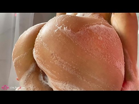 ❤️ Brunette masturbearet poesje mei Vibrator nei intens orgasme yn dûs ❌ Superseks by wy ❌❤
