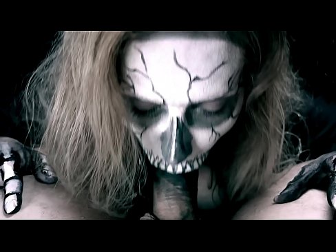 ❤️ Demon famke sûgje hoanne mei har swarte mûle en slikken cum. ❌ Superseks by wy ❌❤